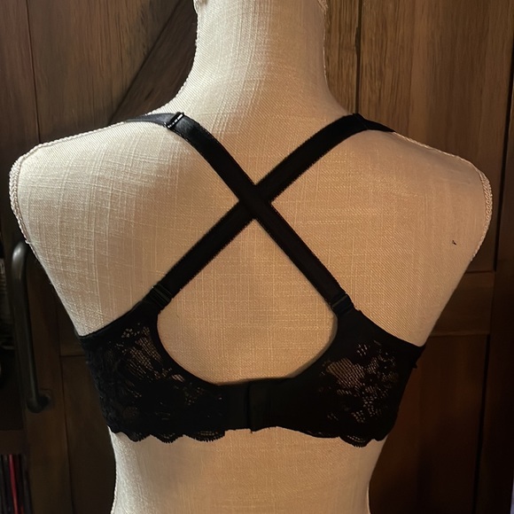 Victoria’s Secret Bra - Picture 4 of 4